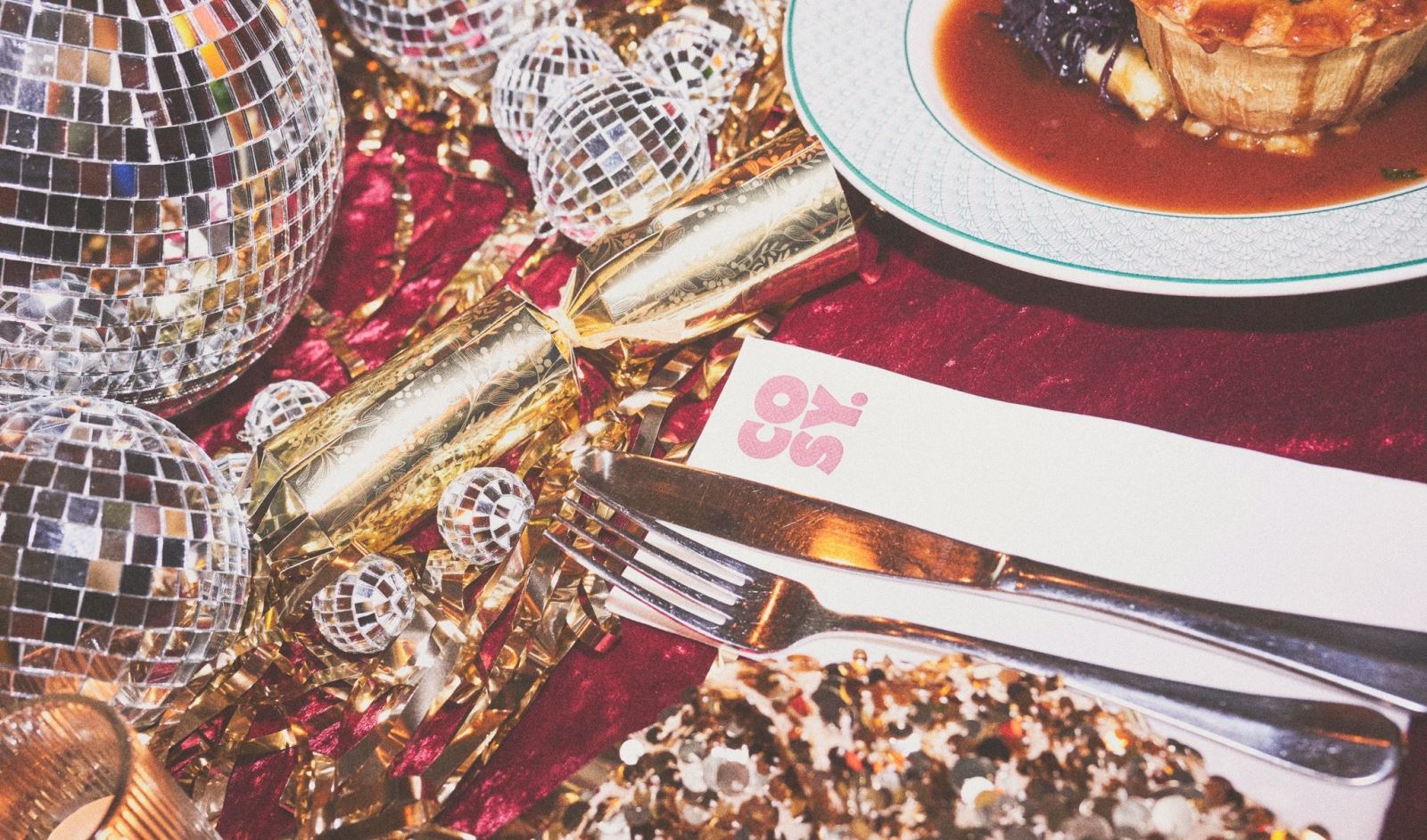 Cosy Club table with disco balls